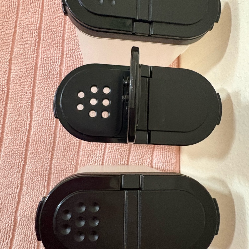 TUPPERWARE LARGE SPICE
SHAKERS FLIP TOP BLACK SEALS
POUR SPOUT/SPRINKLE 4pc SET - Picture 9 of 16